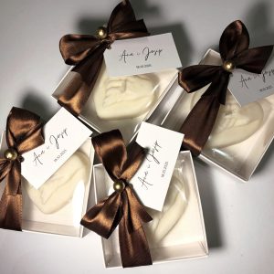 Our hands u kutijici